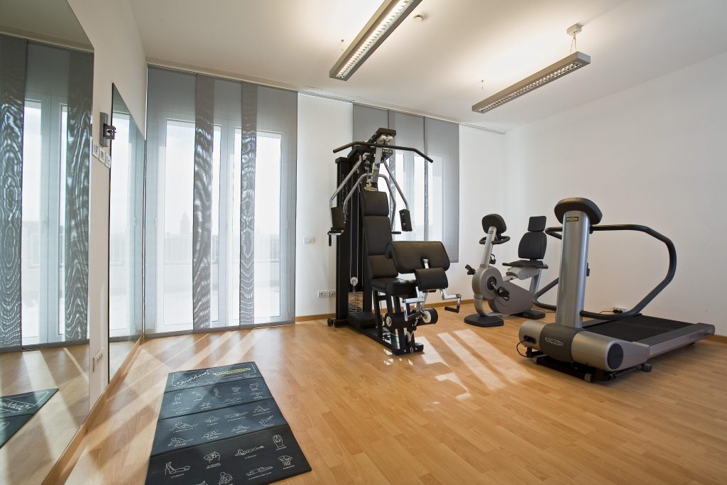 La palestra dell’Hotel Card International con attrezzature Technogym